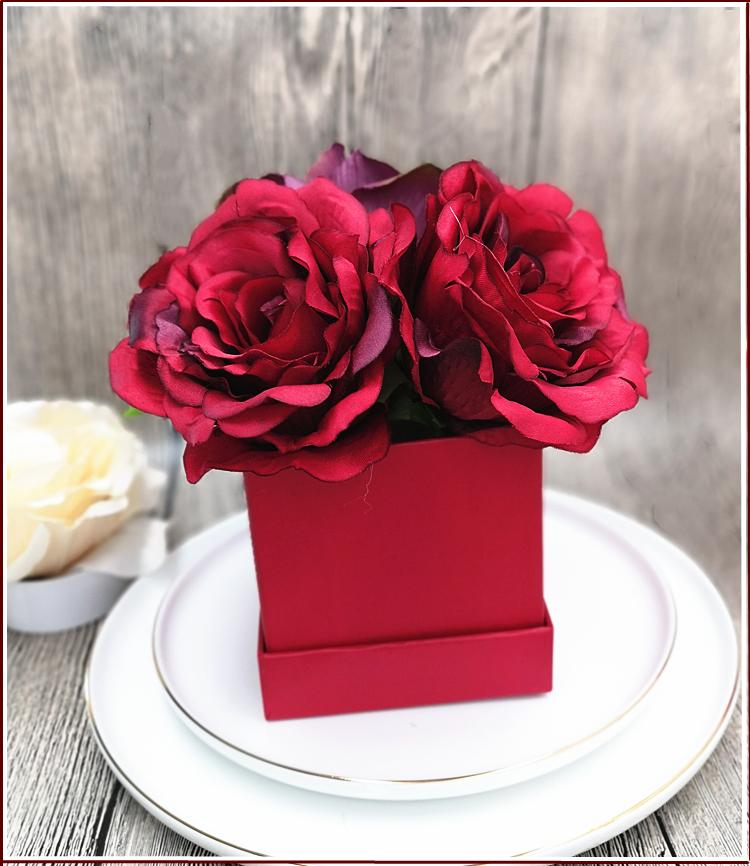 Mini Square Paper Flower Boxes with Lid Florist Bucket Valentine's Day Rose Present Packaging Box Home Decor Wedding Decoration
Mini Square Paper Flower Boxes with Lid Florist Bucket Valentine's Day Rose Present Packaging Box Home Decor Wedding Decoration