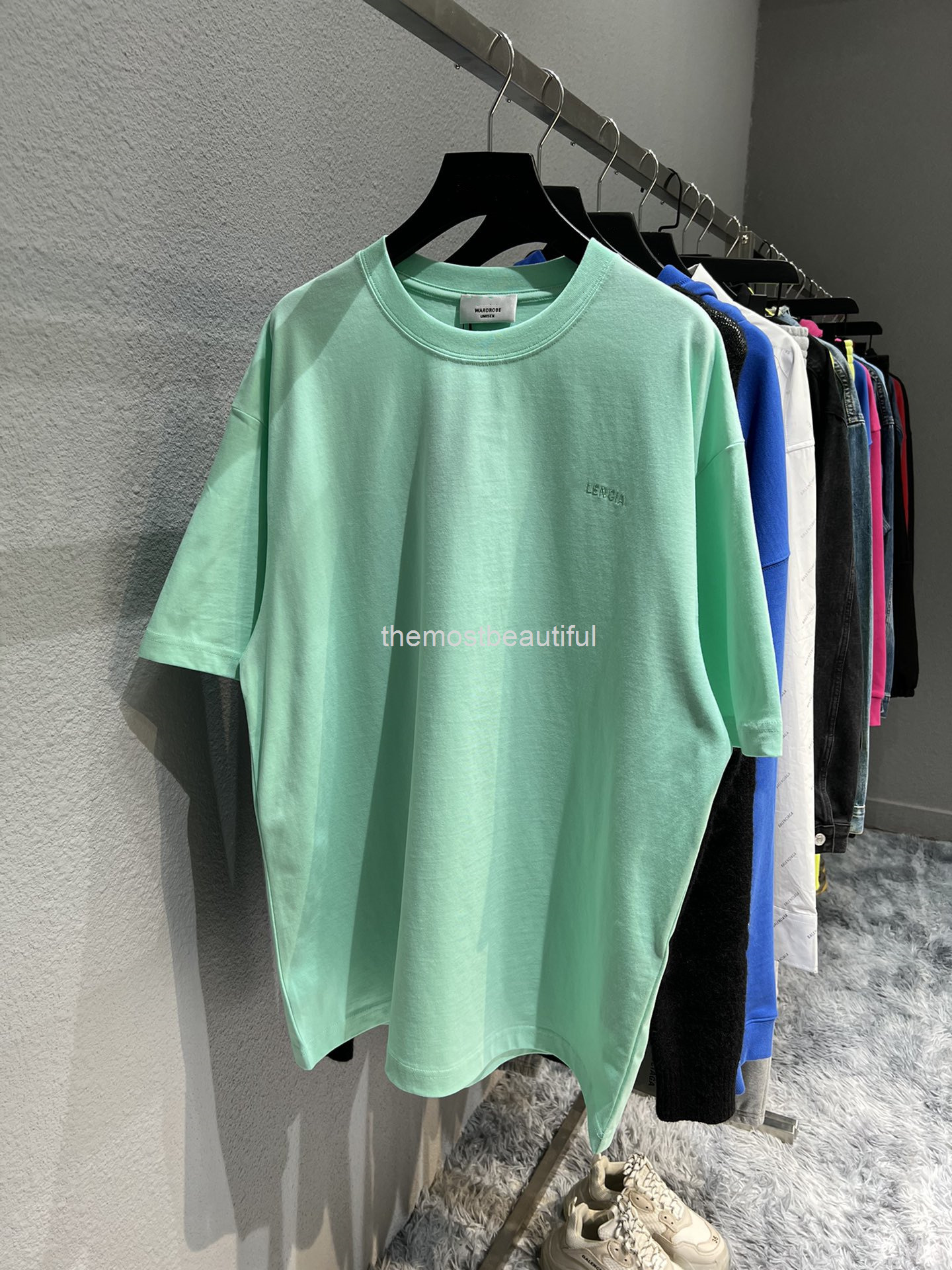 Women's T-Shirt Spring and summer high version b home front back letters embroidery Pullover round neck loose fashion men's women's same T-shirt, 2# packing bag
Women's T-Shirt Spring and summer high version b home front back letters embroidery Pullover round neck loose fashion men's women's same T-shirt, 2# packing bag