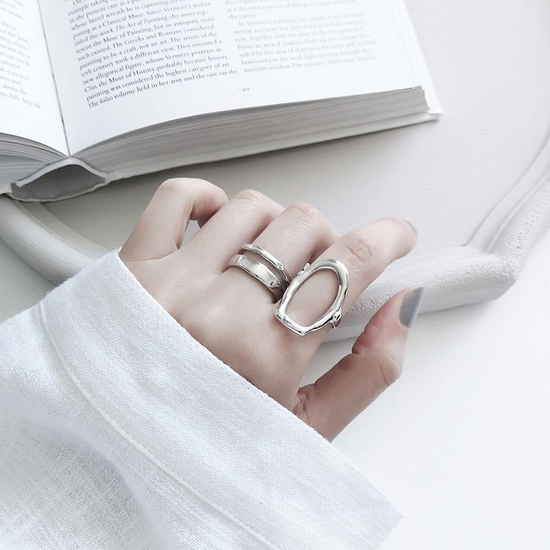New Minimalist Geometric Oval Irregular Curve Glossy Simple Line Personality Adjustable Opening Ring For Women Party Jewelry
New Minimalist Geometric Oval Irregular Curve Glossy Simple Line Personality Adjustable Opening Ring For Women Party Jewelry