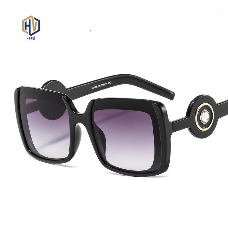 Sunglasses Retro Half Frame Square Women Color Gradient Lens Sun Glasses PC Rhinestone Decoration Mirror Leg Glasses1
Sunglasses Retro Half Frame Square Women Color Gradient Lens Sun Glasses PC Rhinestone Decoration Mirror Leg Glasses1