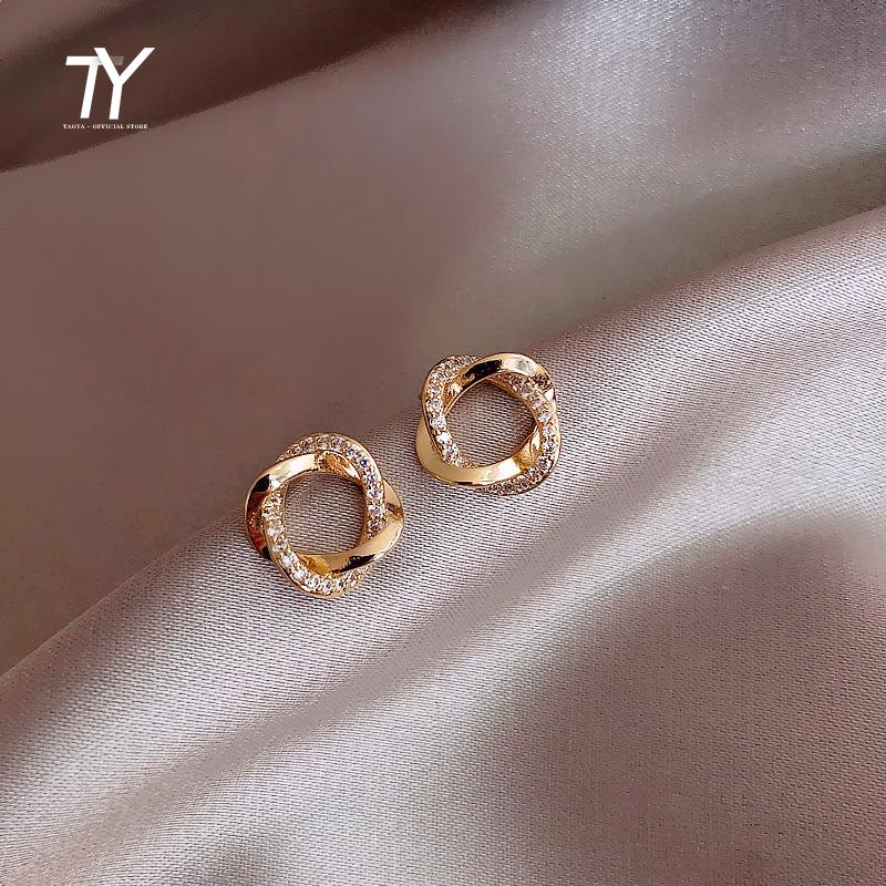 Classic Simplicity Geometric Elements Circle Small Earrings For Woman South Korea Sexy Female Jewelry Commuter Simple Earring
Classic Simplicity Geometric Elements Circle Small Earrings For Woman South Korea Sexy Female Jewelry Commuter Simple Earring