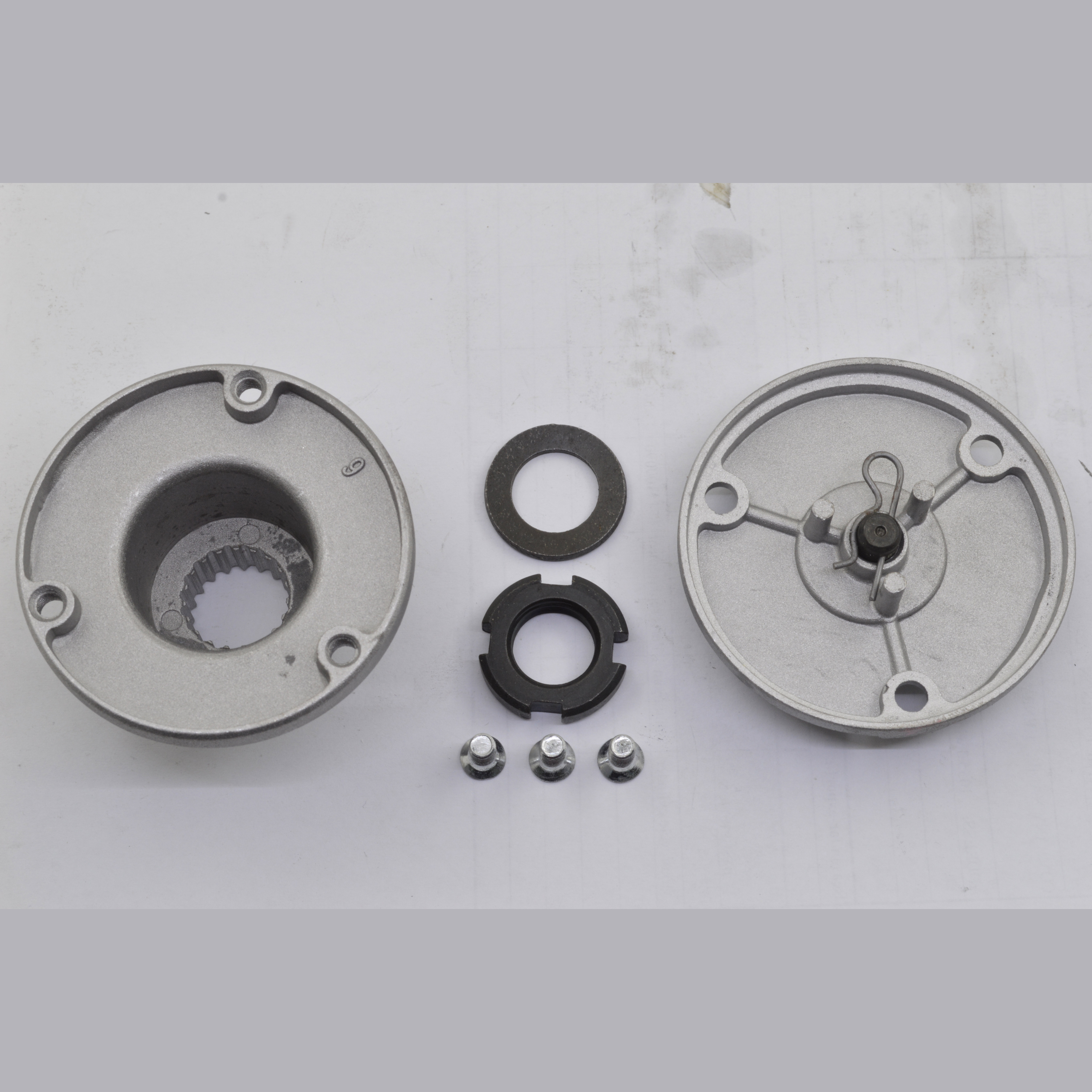 Centrifugal oil filter at right end of crankshaft of yemoto motorcycle engine, CG125 oil filter
Centrifugal oil filter at right end of crankshaft of yemoto motorcycle engine, CG125 oil filter