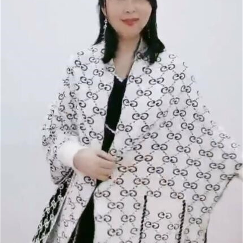 2020 New Women Autumn Long Sleeves Cape Outside Street Wear Winter Houndstooth Knitted Plaid Cardigan Vintage Shawl With Pocket
2020 New Women Autumn Long Sleeves Cape Outside Street Wear Winter Houndstooth Knitted Plaid Cardigan Vintage Shawl With Pocket