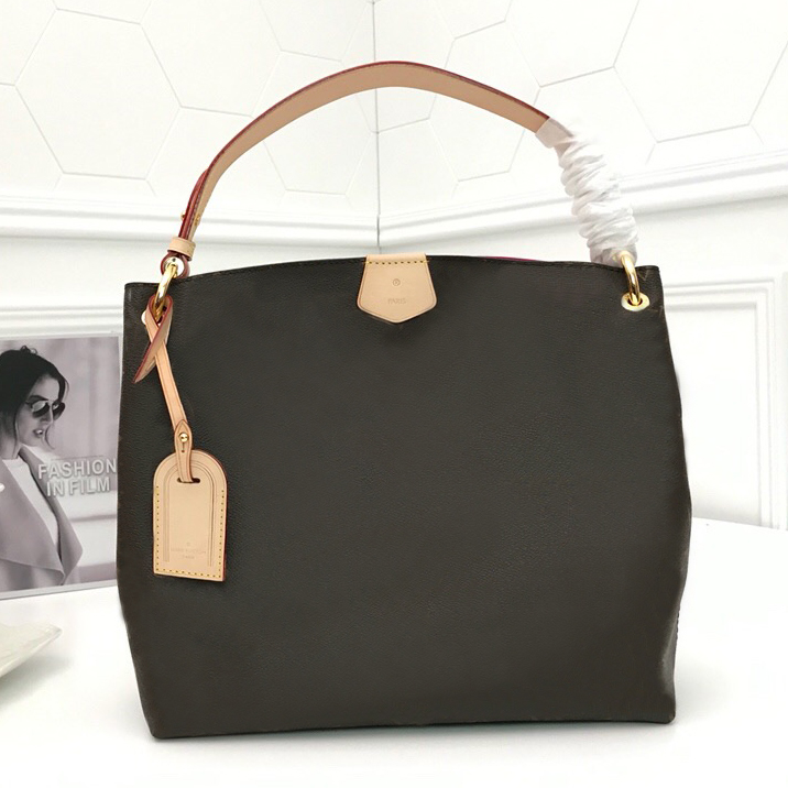 Classic Vintage Canvas collage cowhide shoulder bag for women traveling and shopping high-capacity hand-held messenger bag has a full sense of design, Do not buy
Classic Vintage Canvas collage cowhide shoulder bag for women traveling and shopping high-capacity hand-held messenger bag has a full sense of design, Do not buy