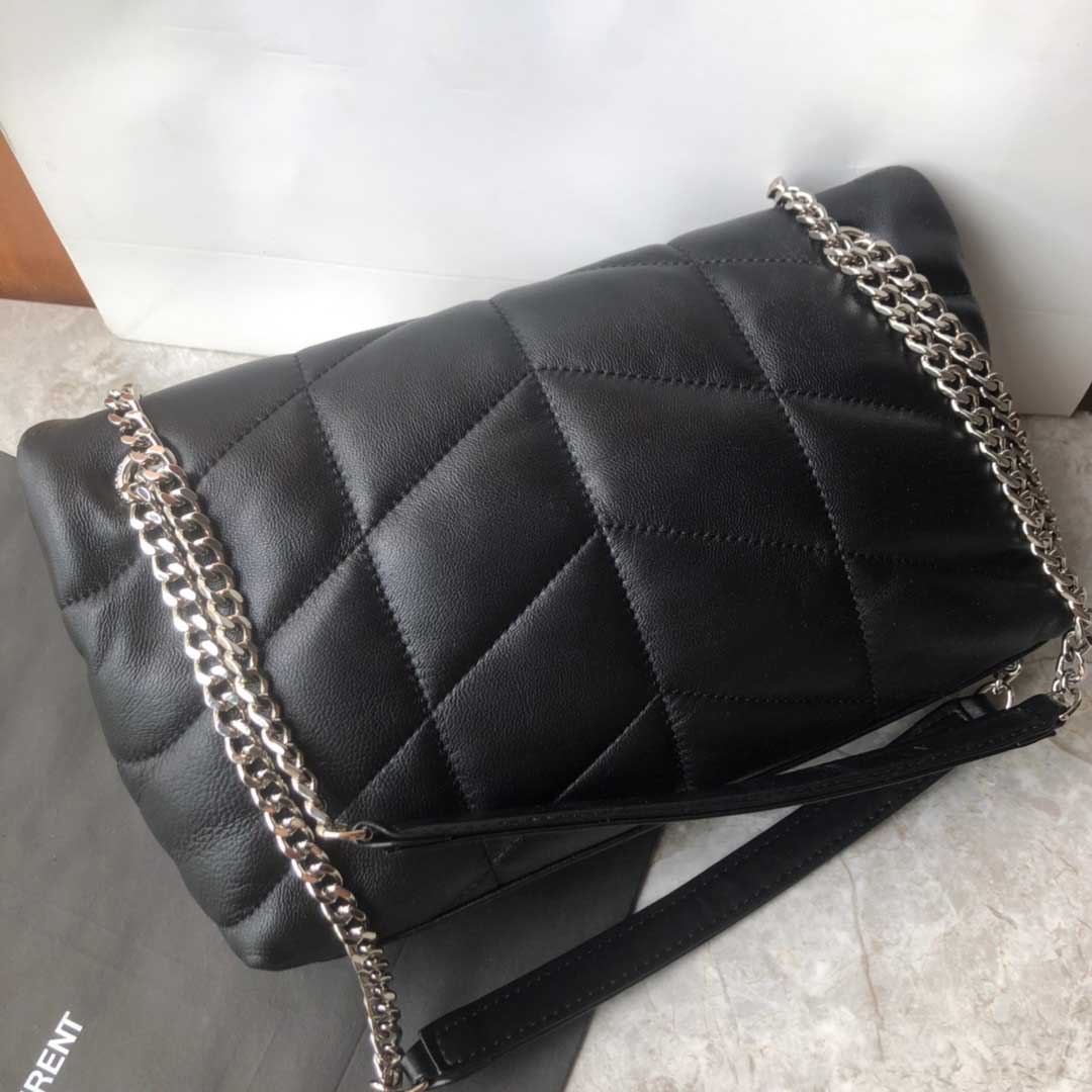 Designer bags fashion ladies handbags chainbags lambskin shoulder bag soft and delicate feeling like embracing clouds matte hardware, Invoice. do not purchase separately
Designer bags fashion ladies handbags chainbags lambskin shoulder bag soft and delicate feeling like embracing clouds matte hardware, Invoice. do not purchase separately