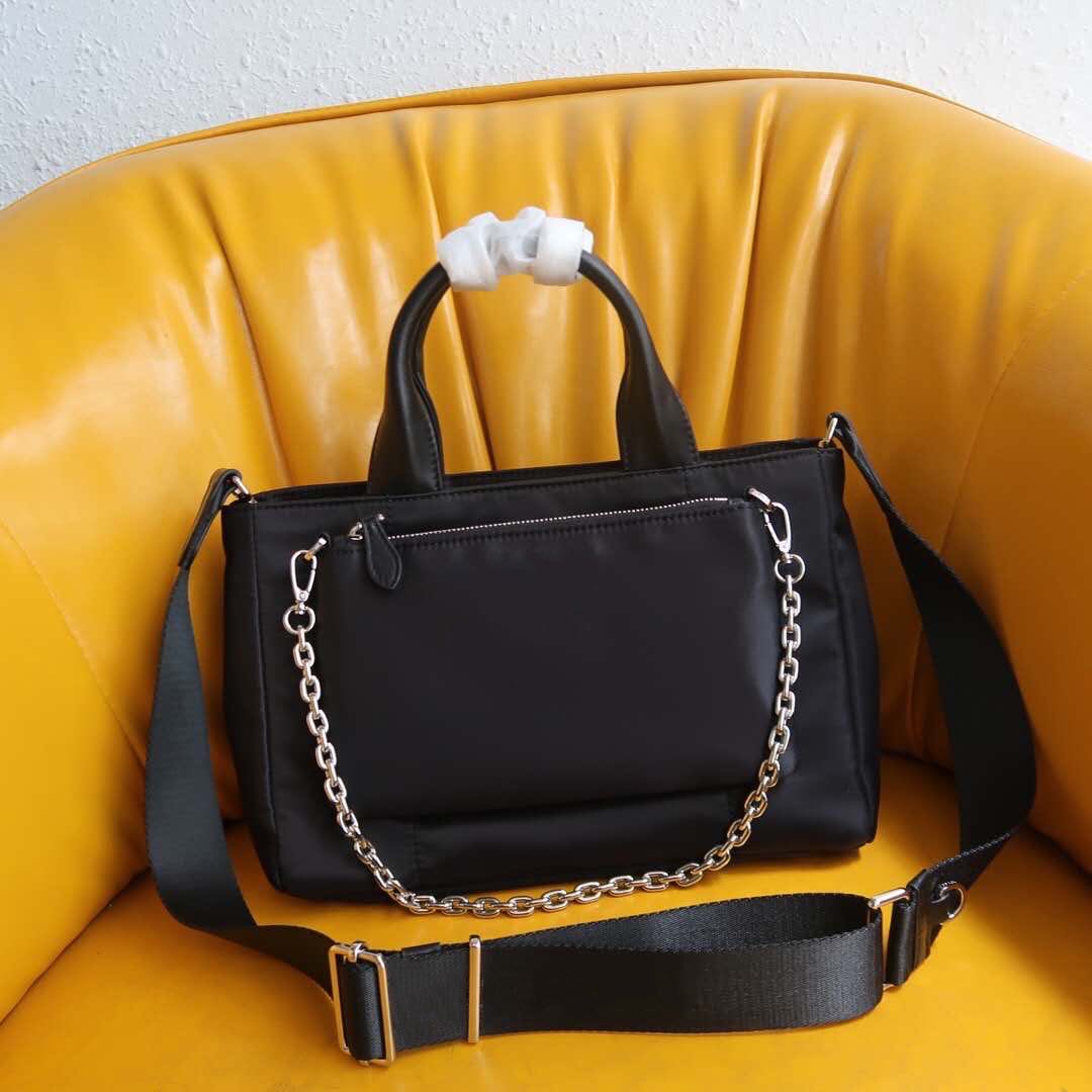 Fashion tote bags two piece set shoulder bag for women purse Tote woman handbags chain purse messenger bag handbags canvas purse twin set, Ribbon(not for sale sale separately)
Fashion tote bags two piece set shoulder bag for women purse Tote woman handbags chain purse messenger bag handbags canvas purse twin set, Ribbon(not for sale sale separately)