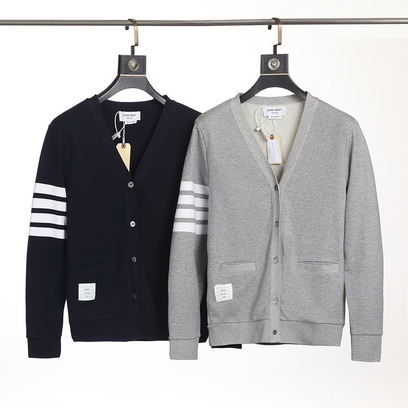 2021 Men Sweater Cotton Cardigan v Neck Striped High Quality Coat for Long Sleeve Slim Tb Outerwear Couple Wear Korean, Gray
2021 Men Sweater Cotton Cardigan v Neck Striped High Quality Coat for Long Sleeve Slim Tb Outerwear Couple Wear Korean, Gray