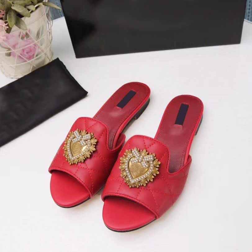 2020 summer new flat heel sandals female sandals non-slip wide bottom wear-resistant high-quality slippers large size 35/41, Black
2020 summer new flat heel sandals female sandals non-slip wide bottom wear-resistant high-quality slippers large size 35/41, Black