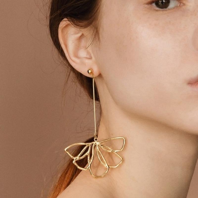 INS Hot New Artsy Asymmetric Flower Gold Silver Plated Dangle Earrings For Women Long Korean Drop Earrings 2020 Femme Bijoux
INS Hot New Artsy Asymmetric Flower Gold Silver Plated Dangle Earrings For Women Long Korean Drop Earrings 2020 Femme Bijoux