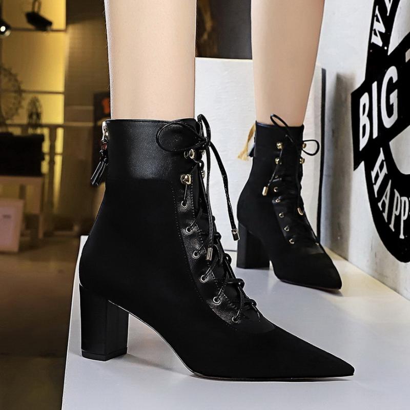 European Style Retro Fashion Thick-heeled Women's Boots Suede Pointed Toe Short Boots, Black
European Style Retro Fashion Thick-heeled Women's Boots Suede Pointed Toe Short Boots, Black
