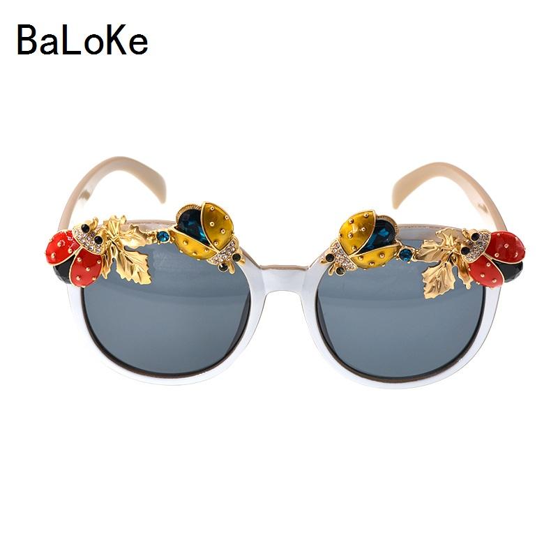Baroque Retro Vintage Sunglasses Women Hand Made Fashion Insect Beach Decoration Ladies Square Oversize Sunglasses
Baroque Retro Vintage Sunglasses Women Hand Made Fashion Insect Beach Decoration Ladies Square Oversize Sunglasses