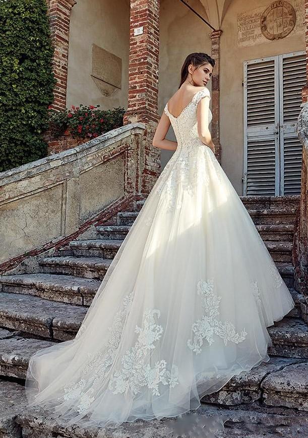 Elegant Off The Shoulder Dresses Lace Applique Sweep Train Custom Made Straps Garden Wedding Bridal Gown Vestido De Novia