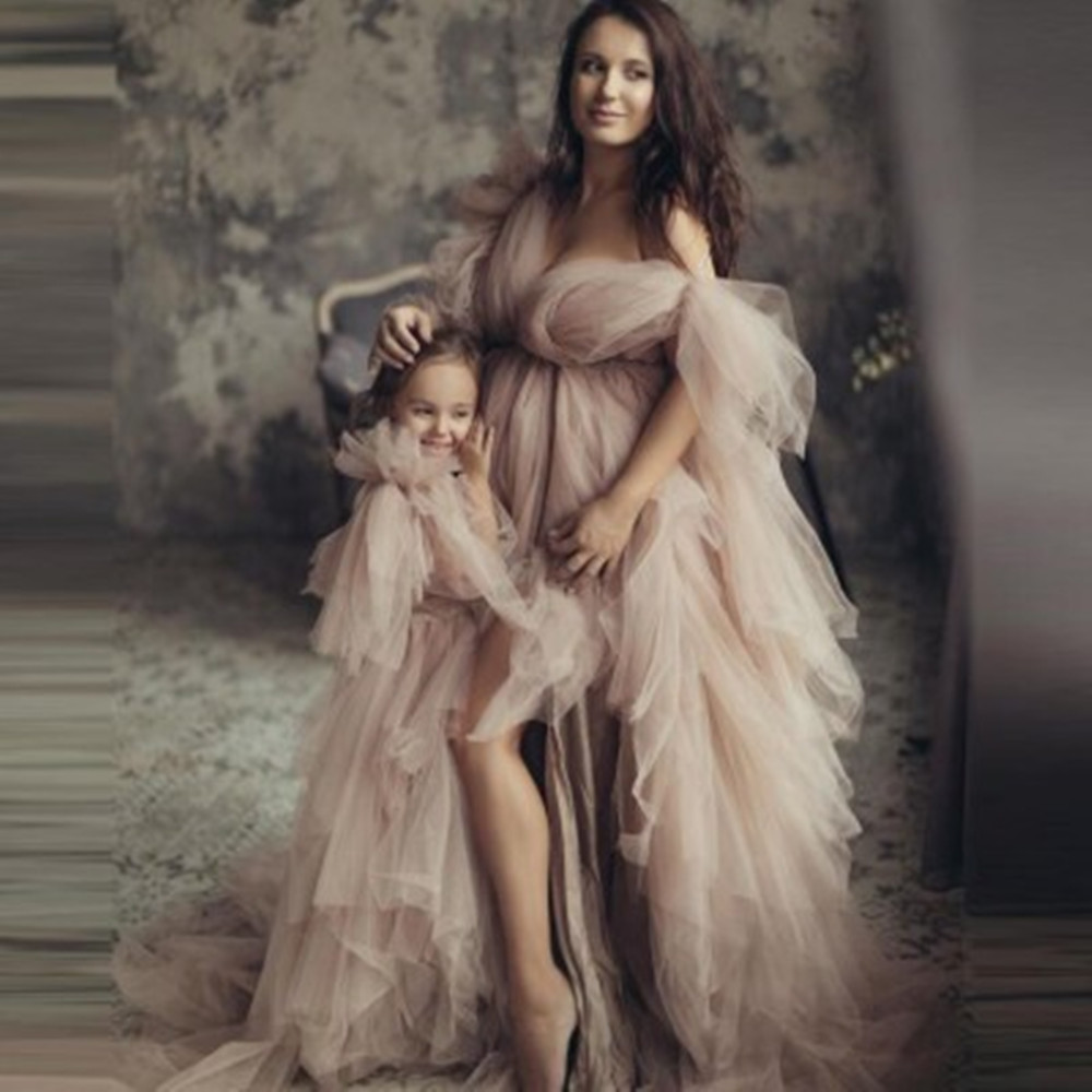 

Vintage Evening Dresses Puffy Tulle Mom And Me Dresses Custom Made For Photo Shoot Women Maternity Dressing Gowns V Neck Slit Dress, Chocolate