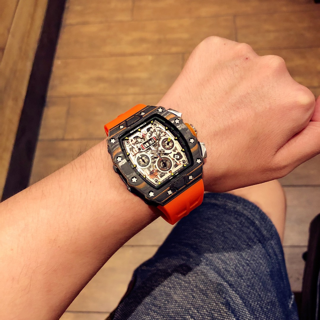 11-03 Montre DE Luxe mens watches 50X42mm 7750 chronograph mechanical movement carbon fiber case rubber strap Wristwatches luxury watch, As picture
11-03 Montre DE Luxe mens watches 50X42mm 7750 chronograph mechanical movement carbon fiber case rubber strap Wristwatches luxury watch, As picture