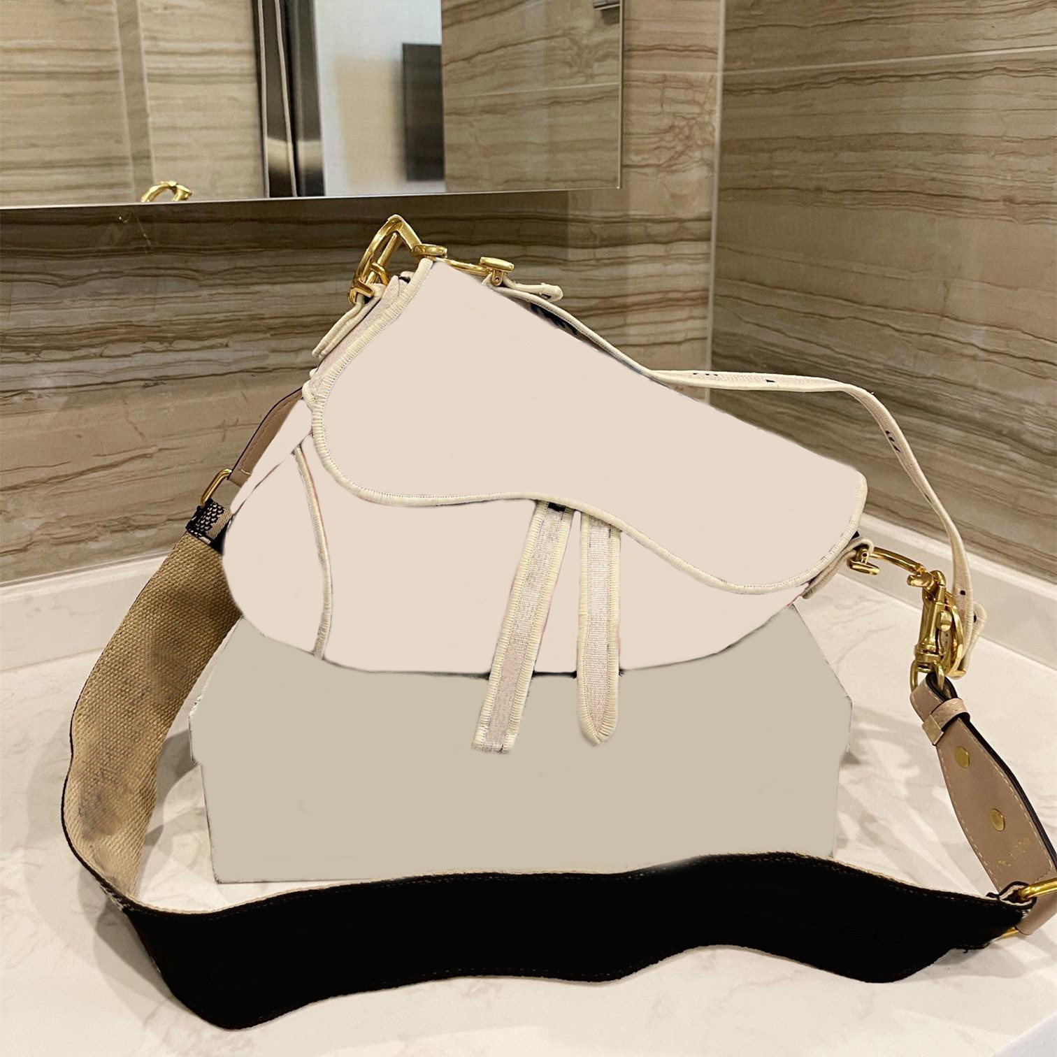Top Quality Fashion Women Shoulder Bags Crossbody Handbags Lady Purses HandbagBright light Matte Saddle Bag Woman Luxurys 2021Designers
Top Quality Fashion Women Shoulder Bags Crossbody Handbags Lady Purses HandbagBright light Matte Saddle Bag Woman Luxurys 2021Designers