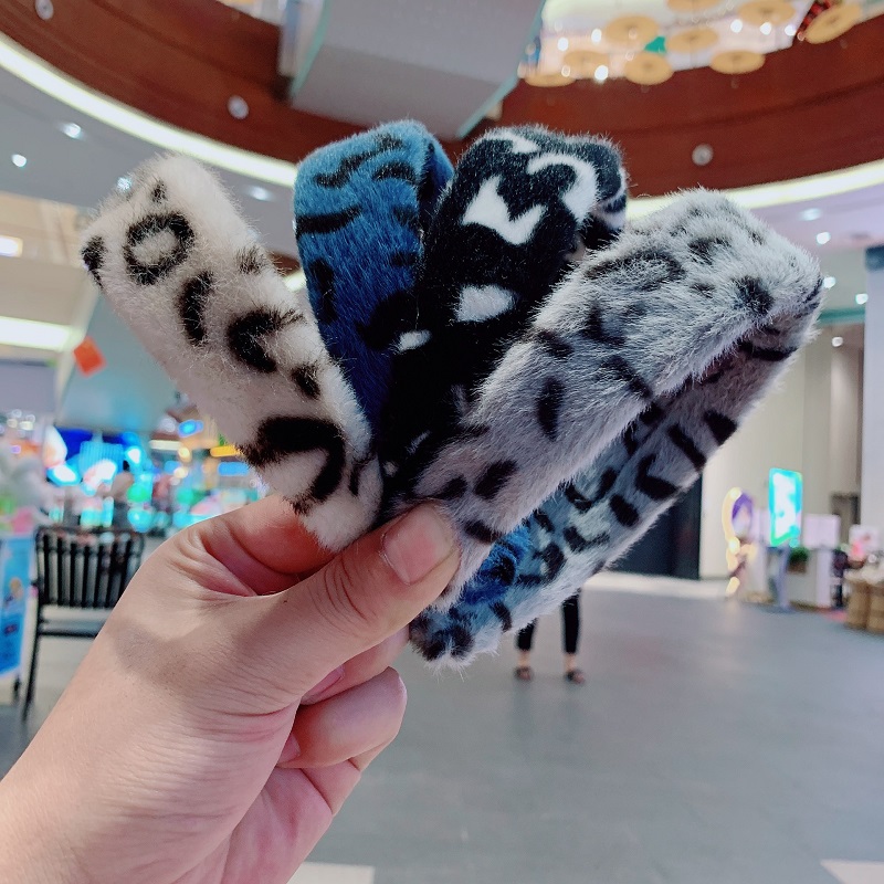 Fashion Sweet Vintage Nightclub Leopard Rabbit Fur Headband Hairbands Hair Accessories Winter Headbands Christmas Girlfriend Gift
Fashion Sweet Vintage Nightclub Leopard Rabbit Fur Headband Hairbands Hair Accessories Winter Headbands Christmas Girlfriend Gift