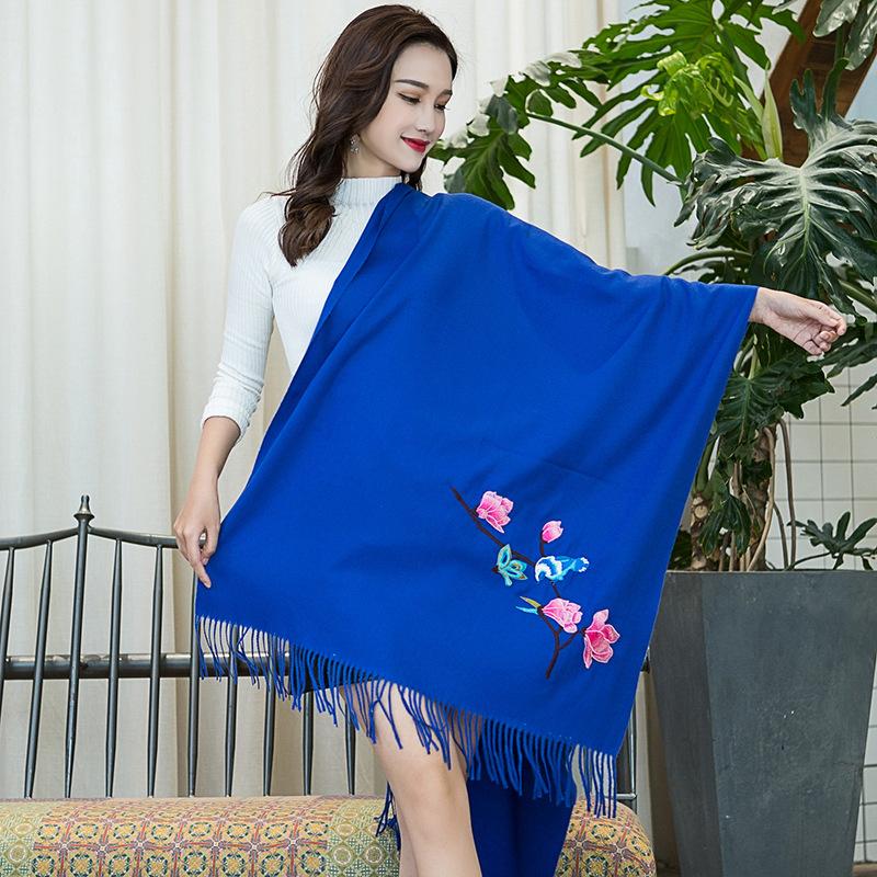 Women Embroidery Retro Floral Scarf Winter Cotton Shawls Wraps Lady Bandana Female Hijab Foulards Muslim
Women Embroidery Retro Floral Scarf Winter Cotton Shawls Wraps Lady Bandana Female Hijab Foulards Muslim