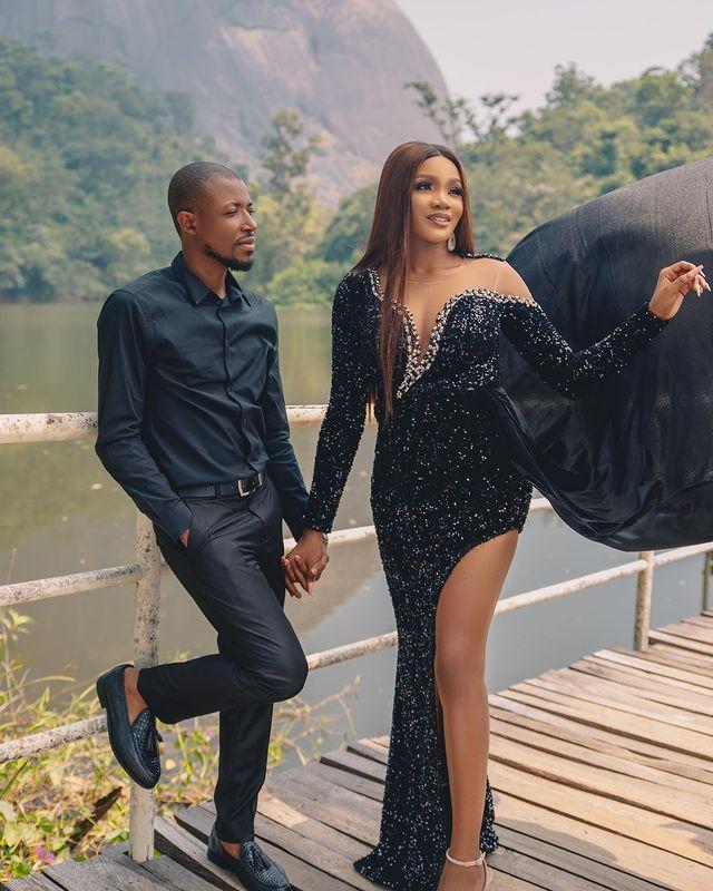 Black Plus Size Mermaid Evening Dresses with Side Train 2022 Sparkly Sequins Long Sleeve Sexy Slit African Aso Ebi Prom Gowns
