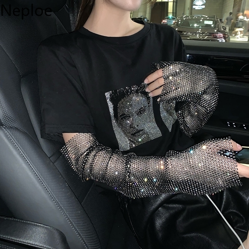 Neploe Heavy Work Sequined Patchwork Long Sleeve T Shirt O Neck Casual Autumn Spring New Tee Character Pattern Ladies Top 201028, Black
Neploe Heavy Work Sequined Patchwork Long Sleeve T Shirt O Neck Casual Autumn Spring New Tee Character Pattern Ladies Top 201028, Black
