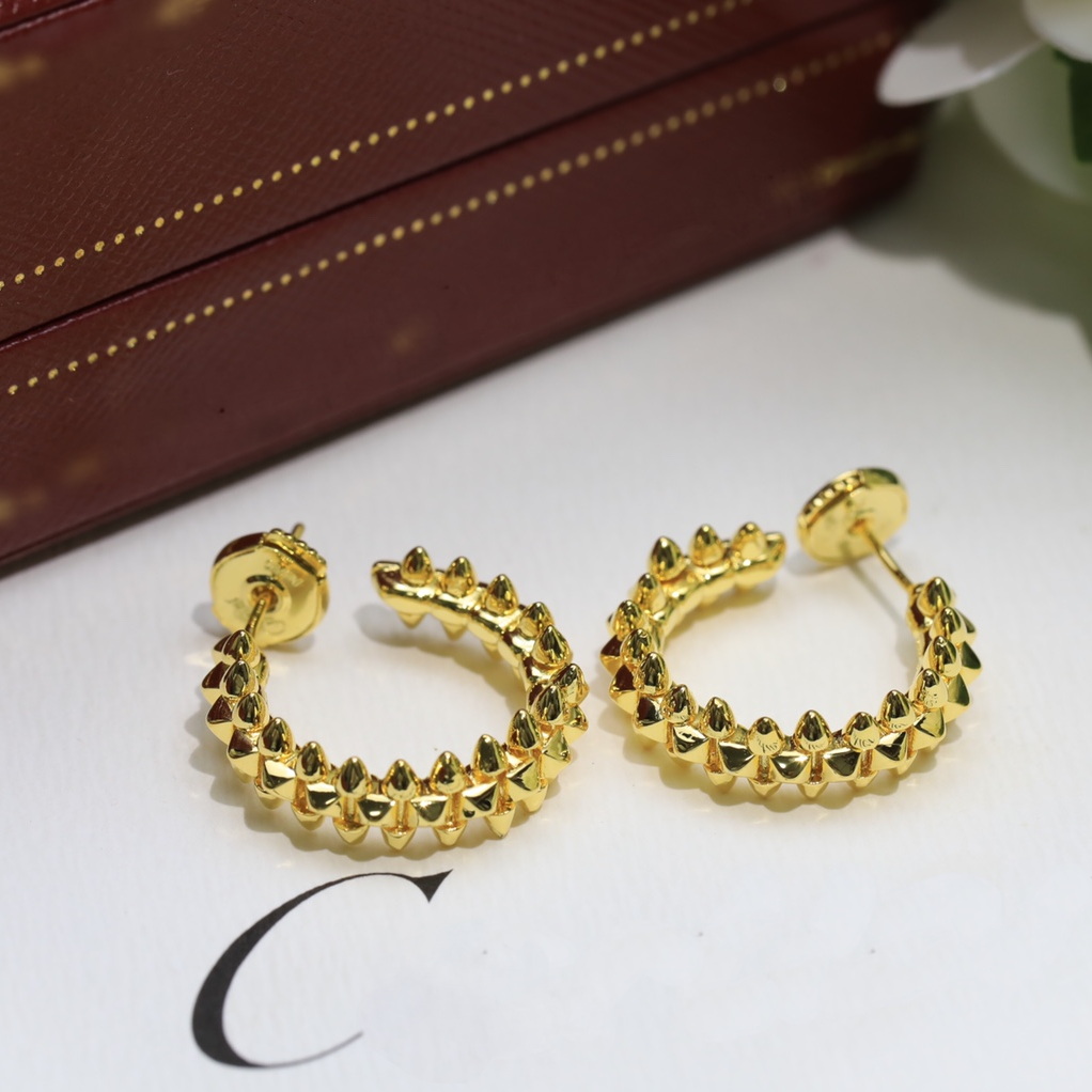 clash series earring AU750 Top quality stud luxury brand 18 K gilded studs for woman brand design new selling classic style premium gifts 5A earrings
clash series earring AU750 Top quality stud luxury brand 18 K gilded studs for woman brand design new selling classic style premium gifts 5A earrings