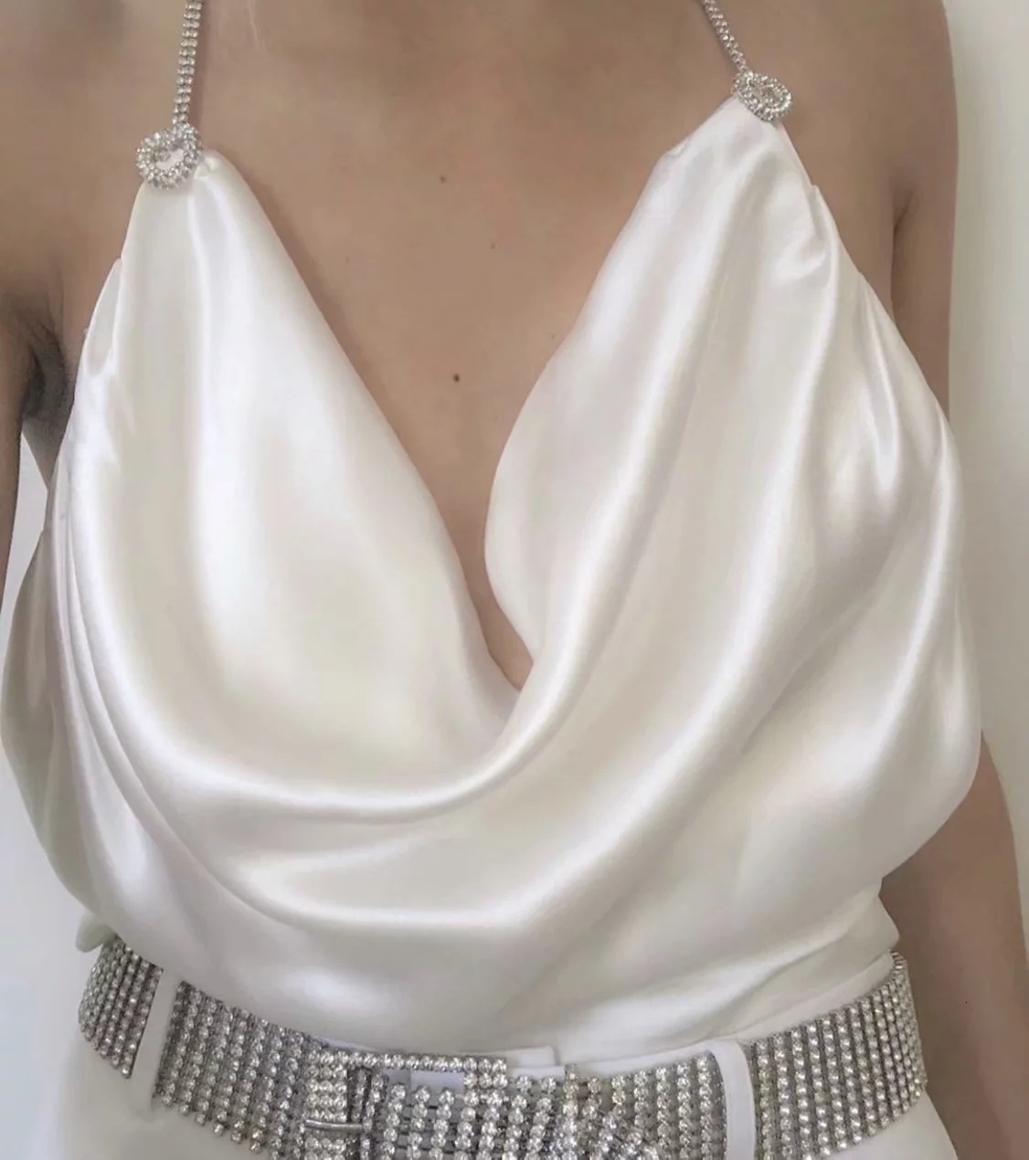 New 2021 Female Summer Beach Vacation Sexy Tops Deep V-neck Diamonds Girdle Short T-shirt Design of Chic Girl Draped Tanks Dnng, Pink top
New 2021 Female Summer Beach Vacation Sexy Tops Deep V-neck Diamonds Girdle Short T-shirt Design of Chic Girl Draped Tanks Dnng, Pink top