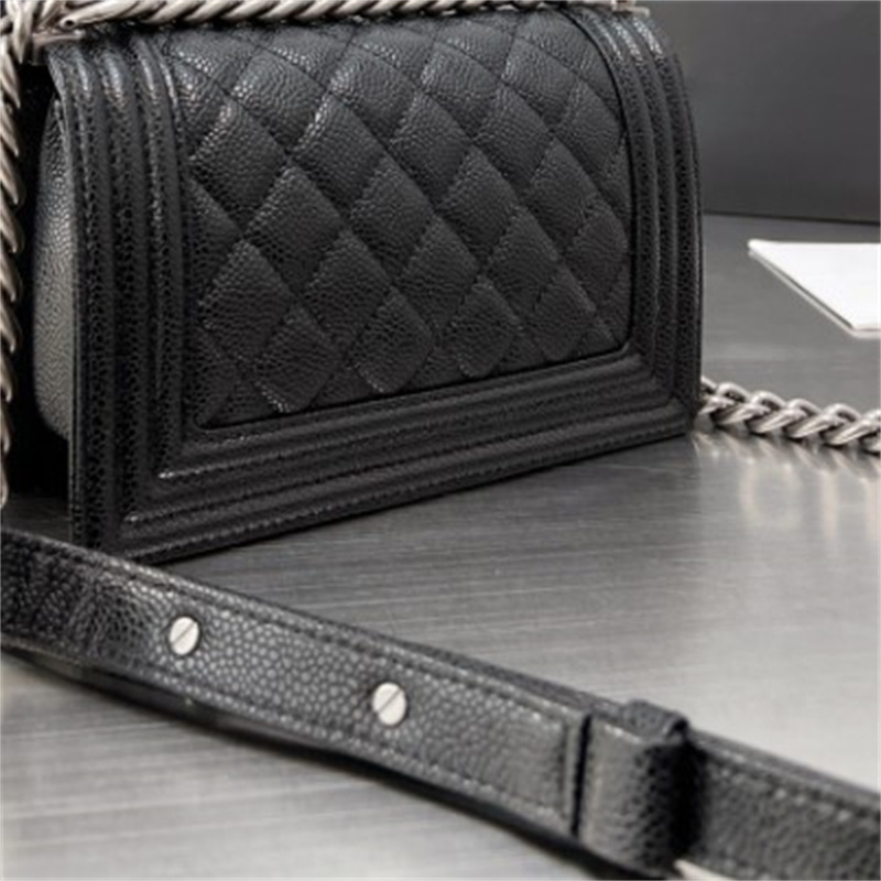 designer fashion bags Classic Boy Girls Bag Chevron Line Caviar Calfskin V-stitch Chain Gold Hardware Small Flap Square Quilted Crossbody, V red
designer fashion bags Classic Boy Girls Bag Chevron Line Caviar Calfskin V-stitch Chain Gold Hardware Small Flap Square Quilted Crossbody, V red