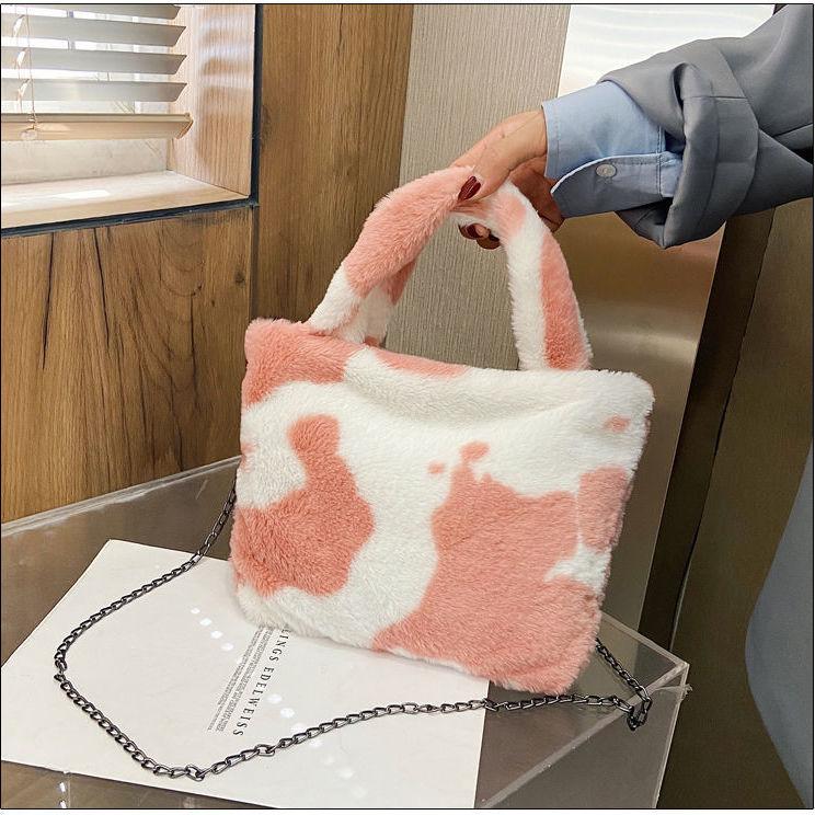 Plush bag women's bag 2021 new chain winter Plush shoulder personality sweet handbag trend messenger, Cow brown
Plush bag women's bag 2021 new chain winter Plush shoulder personality sweet handbag trend messenger, Cow brown