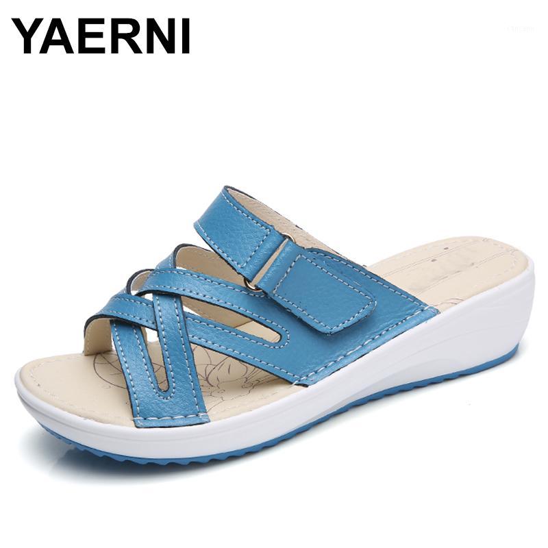 YAERNI 2020 Summer women slippers slip on round toe flat slides sandals women white black leather slippers flip flops1
YAERNI 2020 Summer women slippers slip on round toe flat slides sandals women white black leather slippers flip flops1