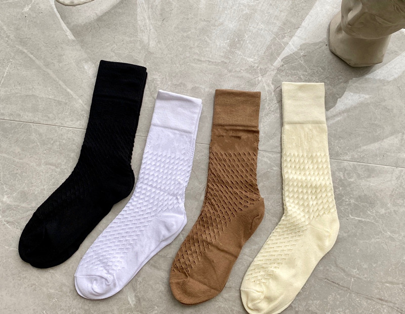 New Designer Net Cotton Hosiery Socks Stockings For Women Fashion Ladies Girls streetwear Letter Sock Stocking Drop shipping, Black;white
New Designer Net Cotton Hosiery Socks Stockings For Women Fashion Ladies Girls streetwear Letter Sock Stocking Drop shipping, Black;white