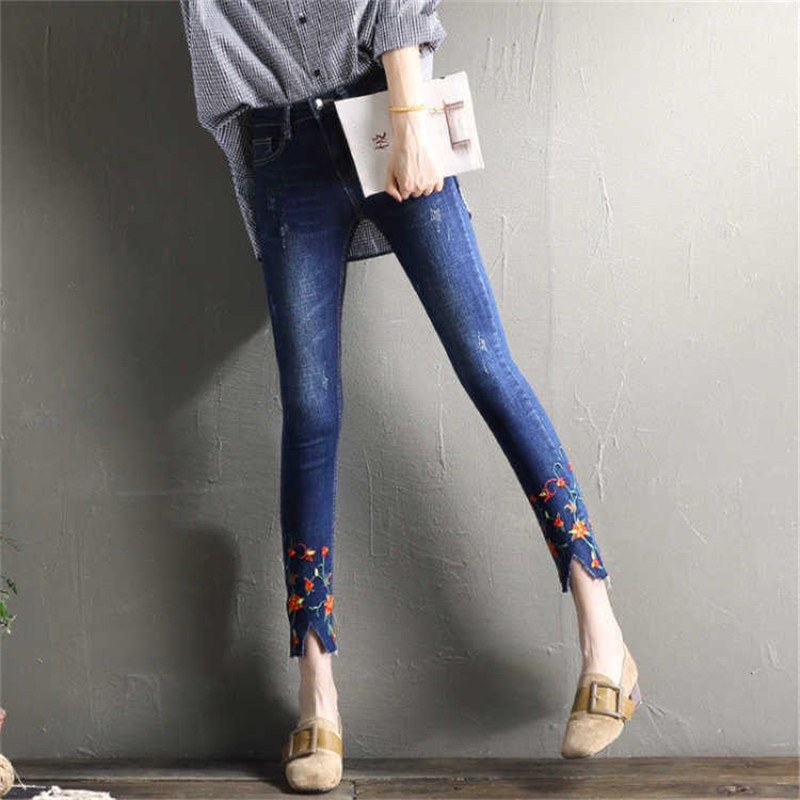 Fashion Slim Stretch Flower Embroidered Jeans For Women Plus Size Female Pencil Denim Pants Mom skinny Casual high waist trouser 201030