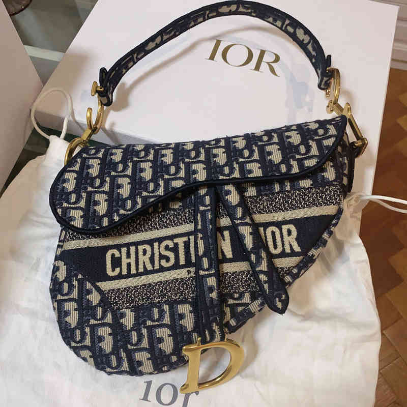 Luxury Fashion Evening Handbags Bags Dio Genuine Female 2022 Autumn Winter Armpit Oblique Span Retro Old Flower Saddle Portable Leopard Embroidery, Sky blue
Luxury Fashion Evening Handbags Bags Dio Genuine Female 2022 Autumn Winter Armpit Oblique Span Retro Old Flower Saddle Portable Leopard Embroidery, Sky blue