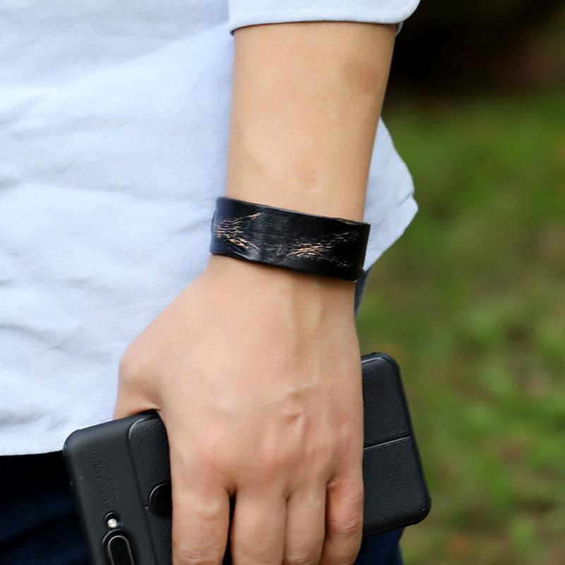 Vintage Black Leather Bracelets for Men Jewelry Punk Button Buckle Wrap Wristband for Women Daily Wear
Vintage Black Leather Bracelets for Men Jewelry Punk Button Buckle Wrap Wristband for Women Daily Wear