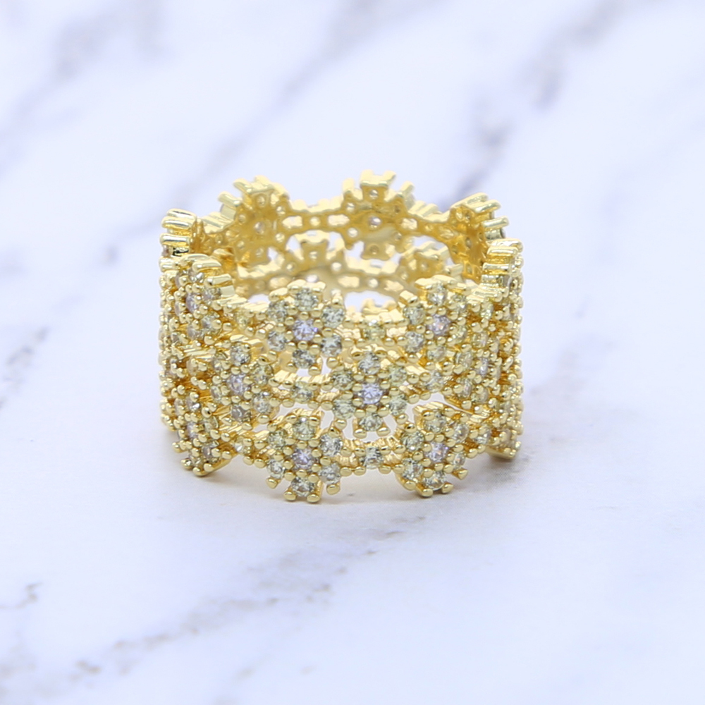 2024 Spring New Design Gold Metal Color Prong Set Yellow CZ Dainty Daisy Flower Band Women Finger Ring Fashion
