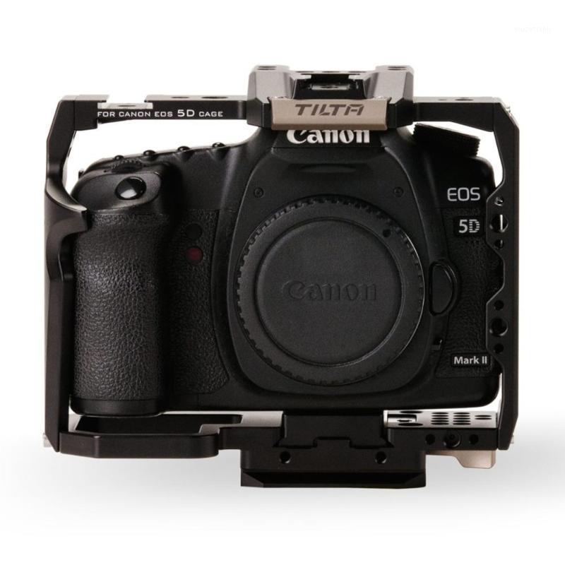 Tilta 5D/7D Camera Cage Black Cage TA-T47-FCC-B for 5D2 5D3 5D4 5D mark II 5D mark III vs smallrig1
Tilta 5D/7D Camera Cage Black Cage TA-T47-FCC-B for 5D2 5D3 5D4 5D mark II 5D mark III vs smallrig1