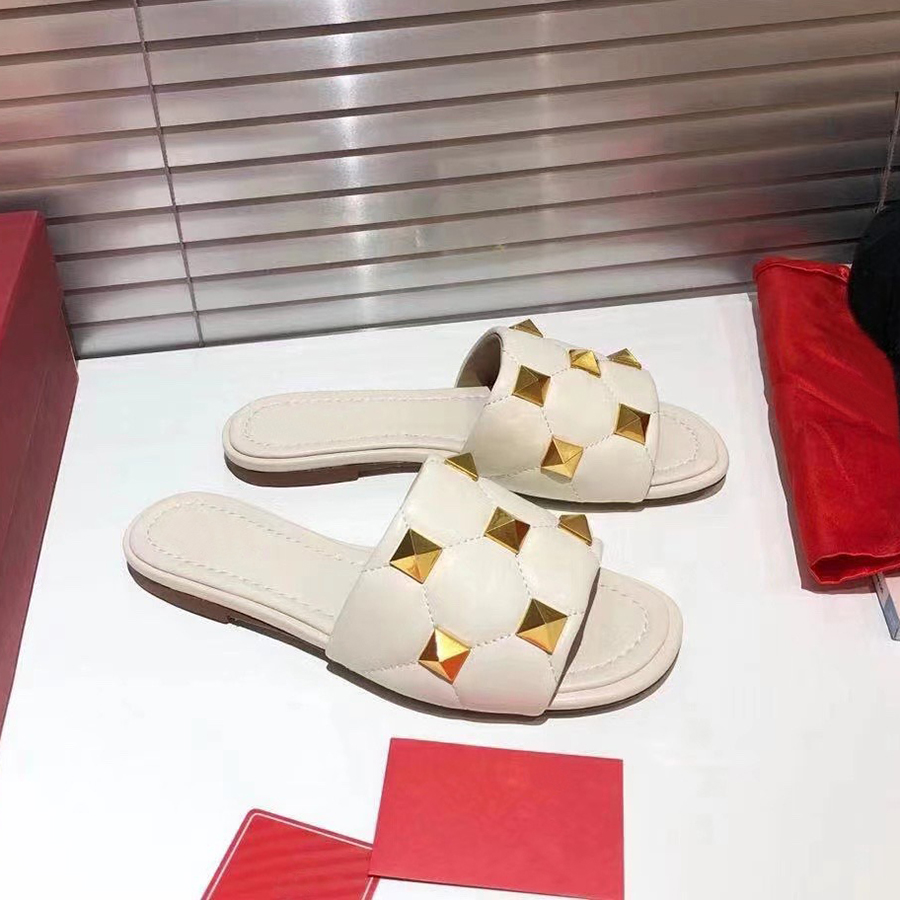 Womens Fashion Flat Slides Flip Flops With Oversized Golden Rivets Decorated Quilted Sheep Leather Slippers Ladies Sandalias Shoes Wholesale, White
Womens Fashion Flat Slides Flip Flops With Oversized Golden Rivets Decorated Quilted Sheep Leather Slippers Ladies Sandalias Shoes Wholesale, White