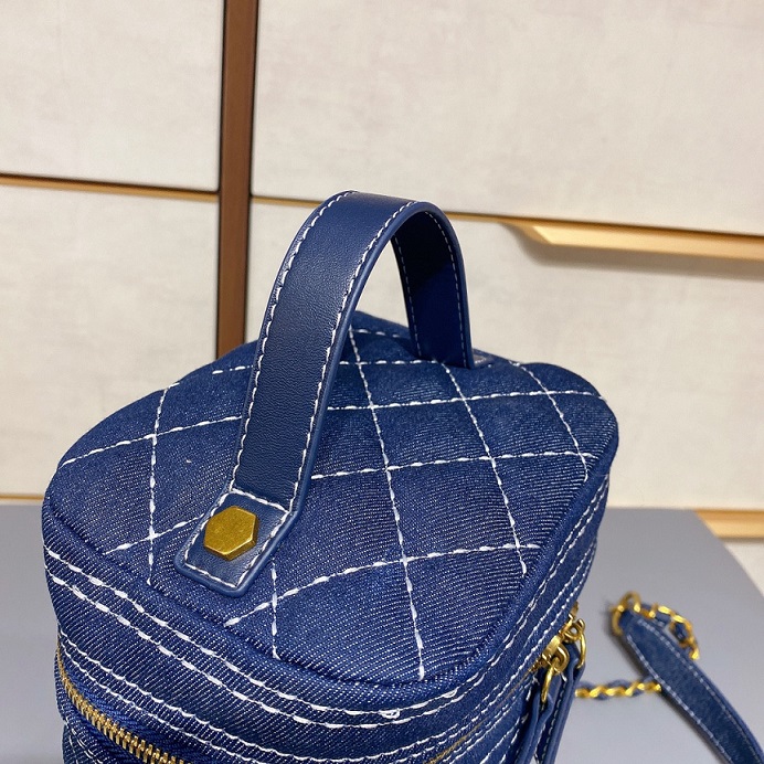 2020 new flip chain bag cosmetic case fashionable retro fashionable one-shoulder handbag size 15: 20, Blue
2020 new flip chain bag cosmetic case fashionable retro fashionable one-shoulder handbag size 15: 20, Blue