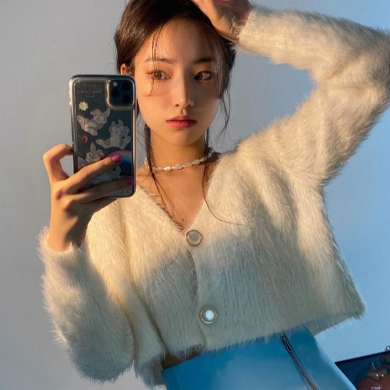 Women's Knits & Tees Wild Solid Temperament Single-breasted V Neck White Cardigan Short Coat Long Sleeve Mohair Sweater Fashion Sweet Knitwe
Women's Knits & Tees Wild Solid Temperament Single-breasted V Neck White Cardigan Short Coat Long Sleeve Mohair Sweater Fashion Sweet Knitwe