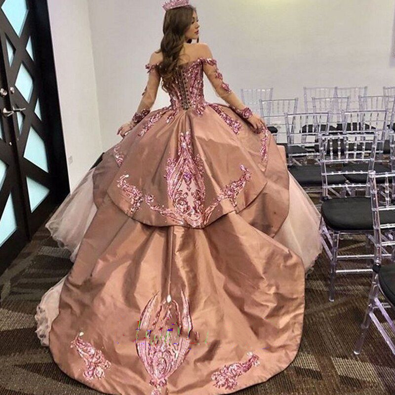 Off Shoulder Sparkly Quinceanera Dresses Prom Tiered Train Appliqued Pattern Sequins Lace Princess Girls Sweet 15 16 Dress Brithday Party Gown