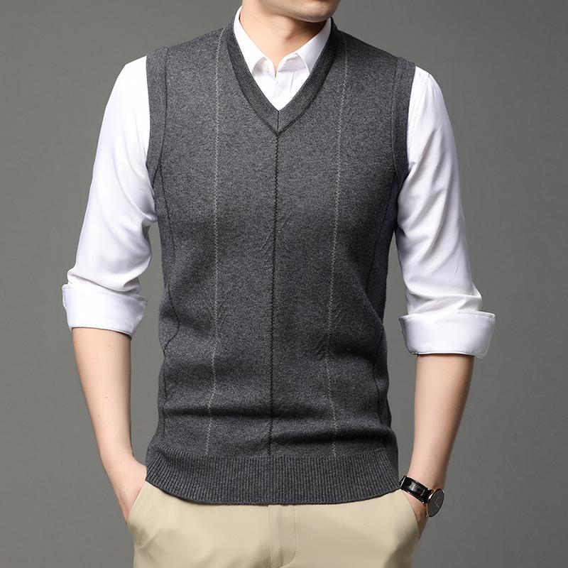 Men's Vests Autumn Winter Sweater Vest Men Smart Casual Knit Sleeveless Fashion V Neck Solid Color Man Clothes, Black;white
Men's Vests Autumn Winter Sweater Vest Men Smart Casual Knit Sleeveless Fashion V Neck Solid Color Man Clothes, Black;white