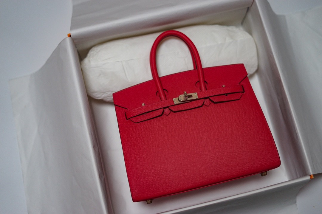 wholesale fully handmade original epsom leather red color design purse30cm,rose gold hardware,wax stitching,outside stitching,fast delivery
wholesale fully handmade original epsom leather red color design purse30cm,rose gold hardware,wax stitching,outside stitching,fast delivery