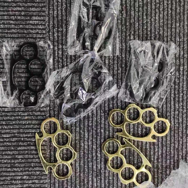 Punch Personality brass knuckle fight Asian dragon designer finger tiger attack gloves powerful self-defense joints mens selfdefense pend005
Punch Personality brass knuckle fight Asian dragon designer finger tiger attack gloves powerful self-defense joints mens selfdefense pend005