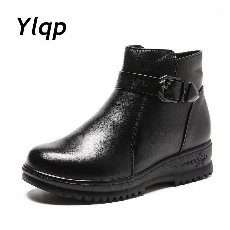 New 2020 Winter Wool Black Snow Boots Fashion Women Genuine Leather Boots Handmade Vintage Flat Ankle Botines Shoes Woman Botas1
New 2020 Winter Wool Black Snow Boots Fashion Women Genuine Leather Boots Handmade Vintage Flat Ankle Botines Shoes Woman Botas1
