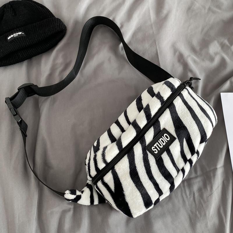 NEW Niche Design Plush Texture Messenger Women's Bag 2021 New Zebra Print One Shoulder Chest Bag Waist Width: 27cm
NEW Niche Design Plush Texture Messenger Women's Bag 2021 New Zebra Print One Shoulder Chest Bag Waist Width: 27cm