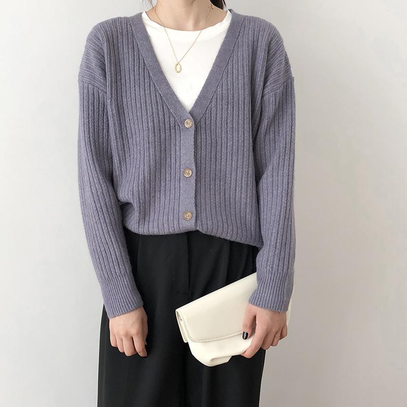 Women's Knits & Tees Sexy V-neck Knitted Women Cardigan Casual Buttons Bat Sleeve White Sweater Elegant Autumn Ladies Sweaters Tops 2022
Women's Knits & Tees Sexy V-neck Knitted Women Cardigan Casual Buttons Bat Sleeve White Sweater Elegant Autumn Ladies Sweaters Tops 2022