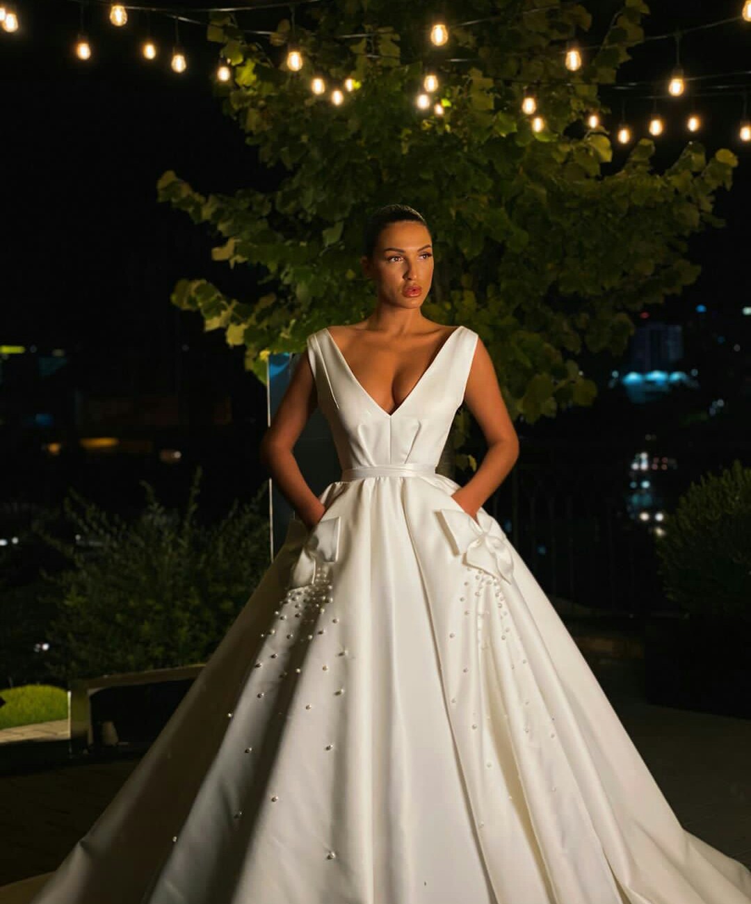 satin ruffles ball gown wedding dresses v neck pearls beading ruched bridal gowns plus size sweep train with bow wedding robes