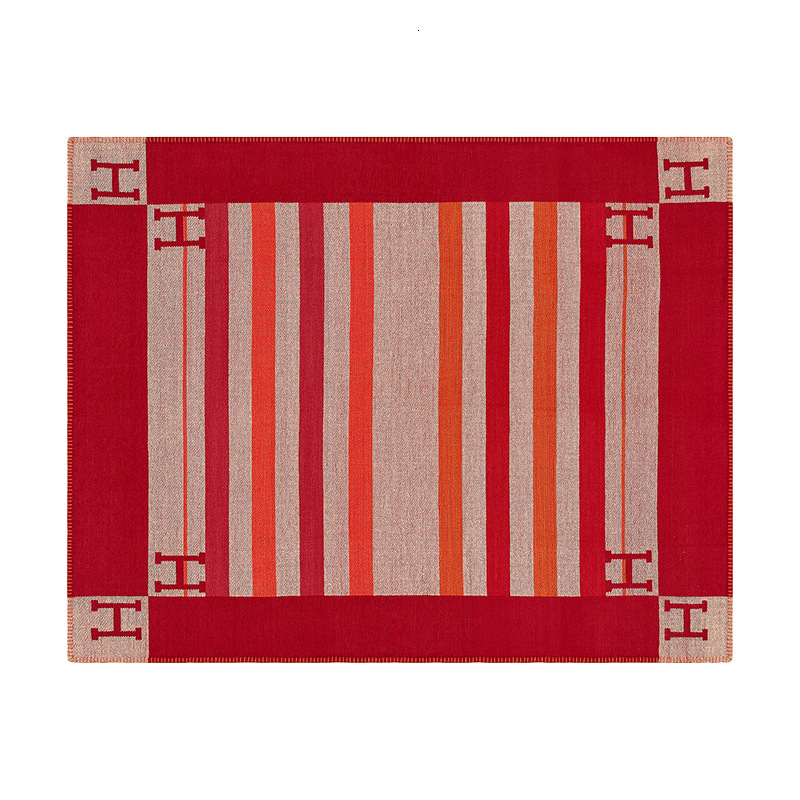 Nordic woven upholstery sofa blanket letter H
Nordic woven upholstery sofa blanket letter H