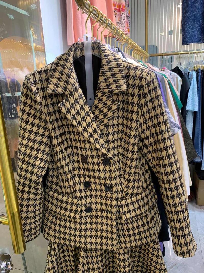 AWK08143 Fashion women Coats & Jackets 2020 Runway European Design party style Women' Clothing, As pic
AWK08143 Fashion women Coats & Jackets 2020 Runway European Design party style Women' Clothing, As pic