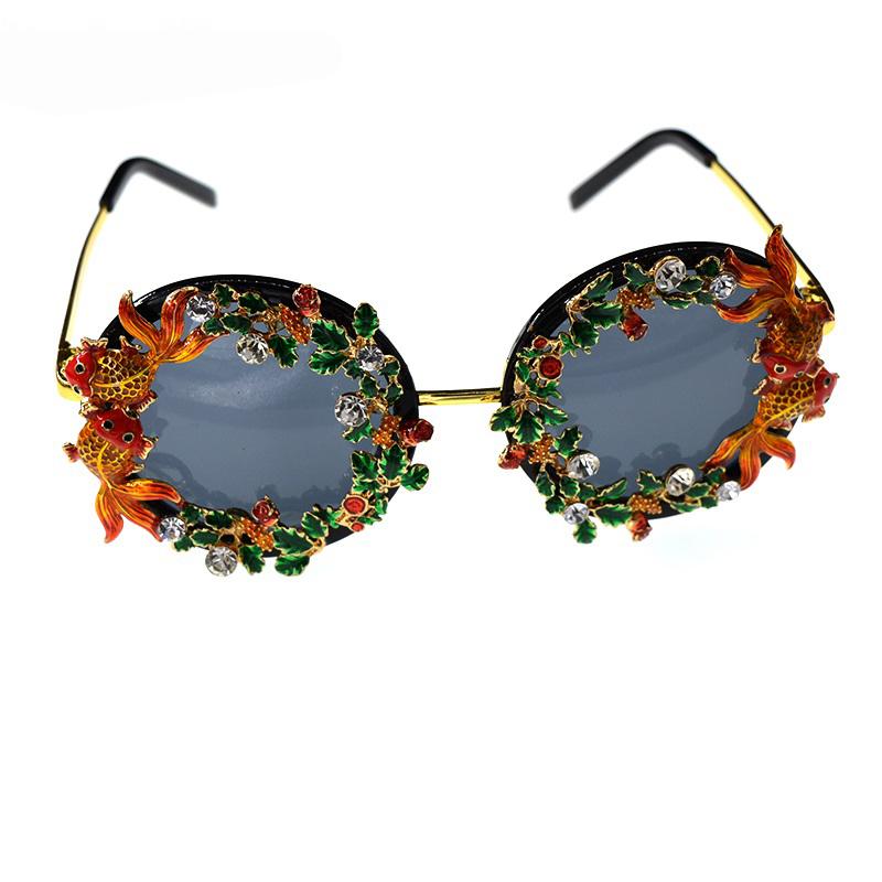 Women Round Crystal Fish Sunglasses Brand Designer Luxury Rhinestones Sun Glasses High Quality Shades Oculos
Women Round Crystal Fish Sunglasses Brand Designer Luxury Rhinestones Sun Glasses High Quality Shades Oculos