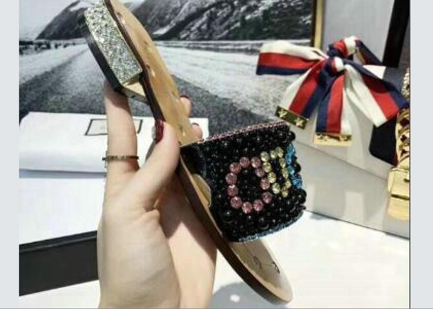 2019 new ladies pearl slippers colorful letters fashion popular brand sandals women's style with height 5.5CM size 35--40, Pink
2019 new ladies pearl slippers colorful letters fashion popular brand sandals women's style with height 5.5CM size 35--40, Pink