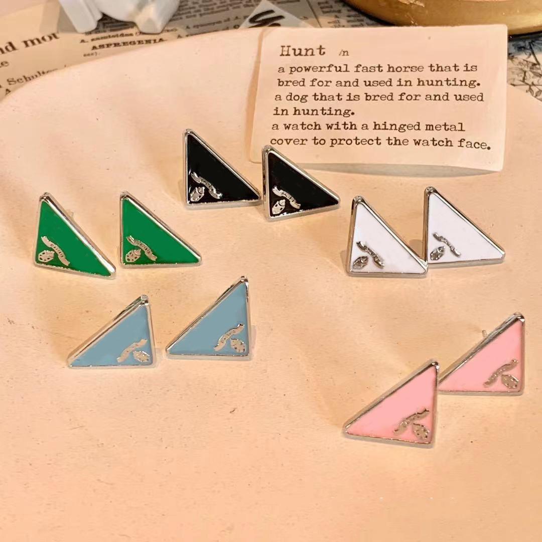 Luxury Letter Earring Fashion Designer Jewelry 8 Color Ear Stud For Women Lady Gift wholesale
Luxury Letter Earring Fashion Designer Jewelry 8 Color Ear Stud For Women Lady Gift wholesale